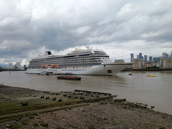 The Thames Path: Tower Hill to Greenwich